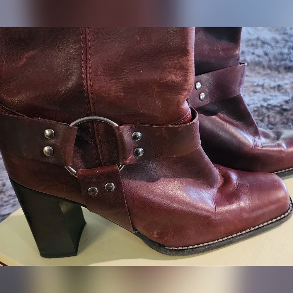 Women's Burgundy Leather Heeled Boots - Picture 4 of 9